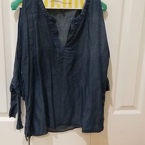 Velvet Heart Chambray cold shoulder blouse